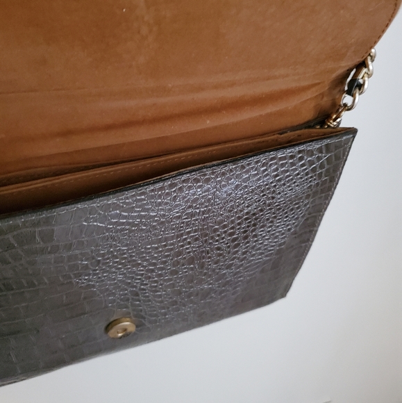 Vintage Gray Vinyl Faux Snakeskin Flat Envelope Purse with Chain - Picture 6 of 10